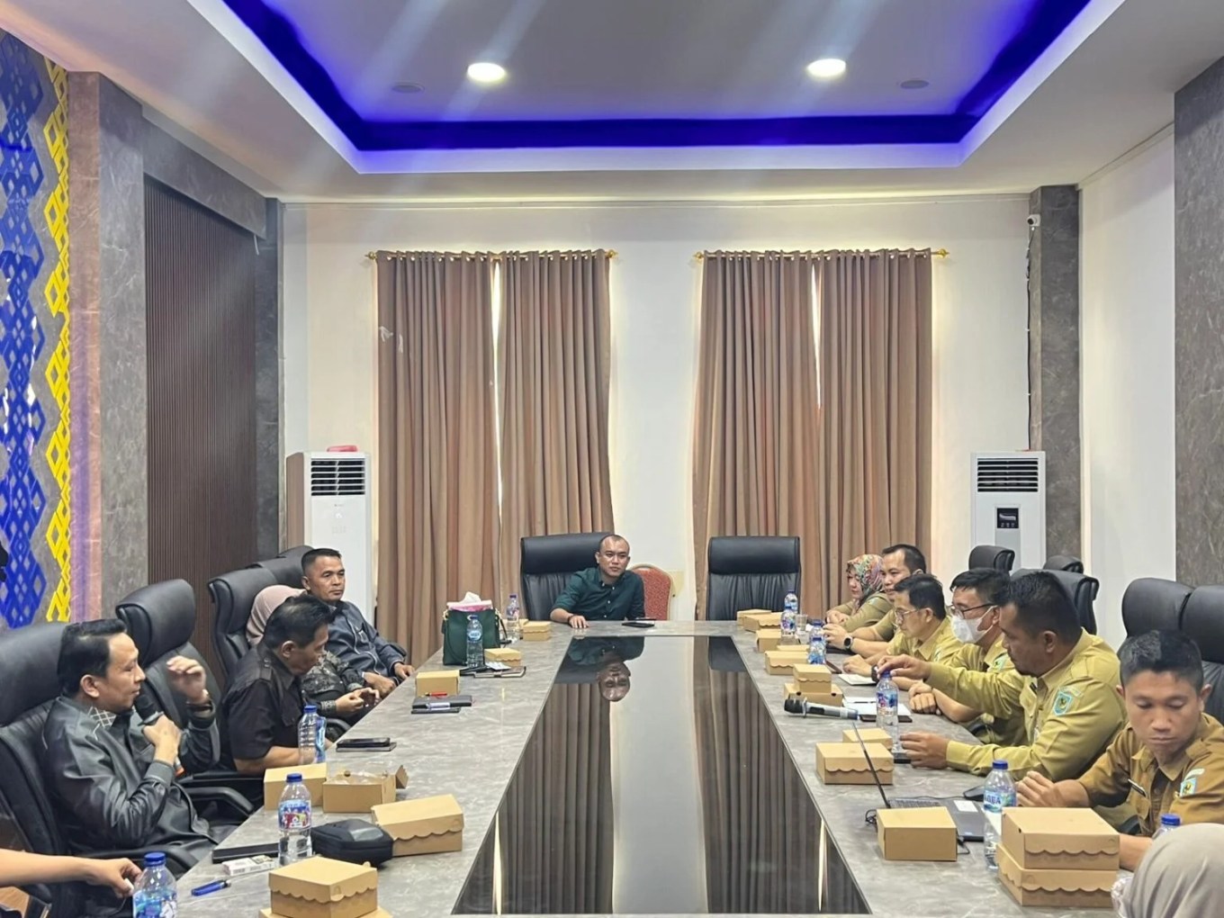 DPRD Bolmong saat melaksanakan dua agenda rapat bersama Pemda